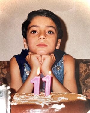 Sahar Valadbeygi Instagram - 🎂
سهراب جانم
برات یه جشن تولد شاد و یه سال خوش و پر از موفقیت و سلامتی آرزو می کنم.

امیدوارم خداوند هر دلیلی که برای لبخند زدن و همیشه شاد بودن لازم داری بهت بده و زندگیت سرشار از لحظات شیرین، لبخندهای شاد و خاطرات خوش باشه.

برادر با‌احساس، صبور و مهربانم
لذت میبرم که هر سال شاهد موفقیت‌های تو هستم.

چقدر خوبه خواهر تو بودن🤍

دوستت دارم و ۳۳‌مین تولدت مبارک❤️🎂❤️ @sohrabvaladbeygi 

#تولد #برادر #تولدت_مبارک #سهراب_ولدبیگی #سحر_ولدبیگی