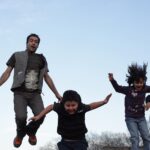 Sahar Valadbeygi Instagram - یک لحظه چشمهایت را ببند و به چیزهای خوب فکر کن ✅در ادامه آلبوم‌گردی، به جای بیرون‌گردی😍 📷عکس برای سیزده به در، هشت سال پیش میشه که البته تا پانزده روز دیگه تبدیل میشه به سیزده به در، نه سال پیش😉 🌷سیزده به در، هزار و سیصد و نود🌷 #سحرولدبیگی #نیمافلاح #طبیعت #شادی #سال_نو #حال_نو