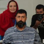 Sahar Valadbeygi Instagram - مهم است که حالت خوب باشد مهم است که لبخند بزنی مهم است که بلد باشی با کوچکترین اتفاقات مثبت حوالی‌ات، دلخوش باشی. برای خوب بودنِ حالت، به هر چیز نه! که به ساده‌ترین چیزها چنگ بزن. برای خوب بودن حالت، کینه و کدورت‌ها را نادیده بگیر و به حسادت‌ها و رقابت‌ها و شماتت‌ها اهمیت نده. اهمیت نده که آدم‌ها چه برداشتی از کارهای تو دارند و حرف‌های تو را به کدامین زبان عداوت، تفسیر می‌کنند. اهمیت نده که روزگار چقدر حریص‌تر می‌شود هر روز به حرص دادنت، و آدم‌ها حریص‌تر می‌شوند هر روز به زمین زدنت. اهمیت نده... به هیچ چیز، جز حال خوب و اهداف مهمی که داری اهمیت نده. #دلنوشته #نرگس_صرافیان_طوفان ‏@narges_sarrafian_toofan #سریال #خوشنام #شبکه_یک @alirezanajafzadeh1 @ahmadzali52