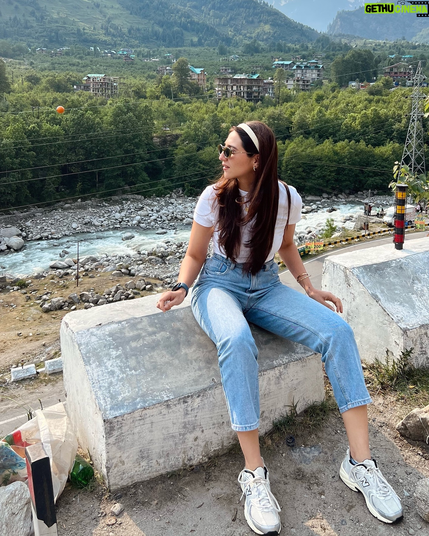 Sahiba Bali Instagram - My choice of place & men, both must be hilly-areas 🏔🤭 #hilarious
