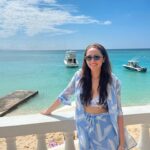 Sahiba Bali Instagram - Khubh Jamaica rang, sab saath bethenge teen yaar- 🌊🍹💁🏻‍♀️