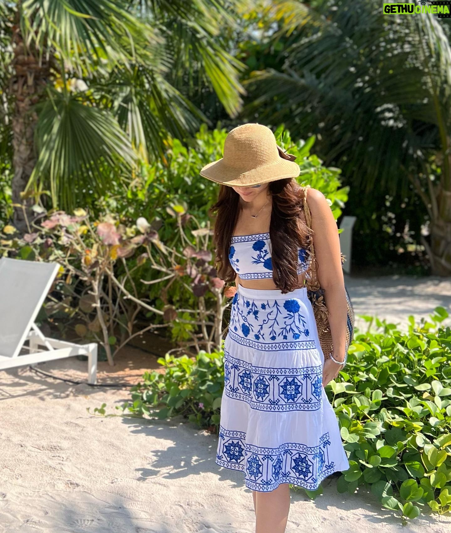 Sahiba Bali Instagram - You’re looking at photos-ynthesis ☀️