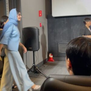 Sahra Asadollahi Instagram - #siwff 
فیلم اسپاسم به کارگردانی صحرااسدالهی در بیست و پنجمین جشنواره زنان کره جنوبی
#سئول #جشنواره #کره_جنوبی #زن #سینما #بازیگر #کارگردان #فیلم_کوتاه #ایران 
#Seoul #Southkorea #festival #woman #cinema #actress #director #shortfilm #iran🇮🇷
#women_festival 
#siwff_2020씨네페미니즘학교
Stylist:@zeenastylist
@nahidkhazaie
