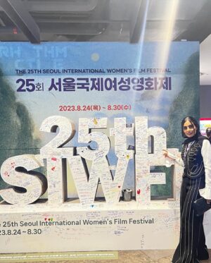 Sahra Asadollahi Instagram - #siwff

@siwff

#جشنواره_زنان_سئول #سئول
#کره_جنوبی
#جشنواره
#زن
#seoul
#South Korea
#festival
#woman
#کره_جنوبی_سئول🇰🇷
ممنونم از تمامی عوامل فیلمم که کنارم بودند و حضور تک تکشون باعث ساخت این فیلم بوده.جاتون کنارم خالیه.
 
Stylist:@zeenastylist
@zeenastylist 

Clothes:@blanc.world 
Clothes:@blanc.tehran 

Shoes:@neda___shoes 

الهه عزیزم ممنونم از تمامی زحماتت برای پخش فیلمم@elahegodarzi

ناهید جانم ممنون که همیشه همراه منی
@nahidkhazaie