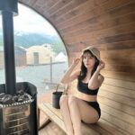 Saito Yuri Instagram - 長野県の白馬にある"From P HAKUBA "にて グランピングをしてきました♡♡♡ ⁡ 最近は仕事上 お家に引きこもることも 多く久しぶりに自然を感じてリフレッシュ なんなら携帯とか触らない生活したよ ⁡ サウナ付きのグランピング施設なので 好きな時間にサウナに入れてあまり人の目を 気にせず過ごせたりもしたので快適でした🥺 ⁡ 水風呂 やっぱり苦手だからサウナ入ったら 入りっぱなしのが好きだけど（？） "トトノウ"味わいたいがために頑張った 笑 ⁡ 頑張り所絶対違うけど 笑 ⁡ ⁡ 楽しい1日過ごせた やった！！！ ⁡ ⁡ ⁡ @fromp_hakuba #長野 #白馬 #グランピング #サウナ