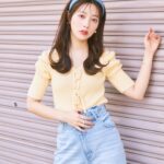 Saito Yuri Instagram - 私イエベ春で1番似合うカラーが黄色なので このひよこ色みたいなトップスが大得意🐣💛 ⁡ カジュアルにデニムあわせるするのが めちゃくちゃ好きでこのコーデ好き♡ ⁡ それに撮影する時もマネージャーさんから 少しやんちゃめないつもとは違う 雰囲気の写真を撮ろうってなったので 座ってみたり後でストーリーに動画も 載せるけどかなりいろんな表情したよ！ ⁡ そっちも合わせてみんな見てみてね？ ⁡ デニムあわせのカチューシャもさりげなく 統一感出しつつなのでマッチしてて可愛い🌼 ⁡ _____ ⁡ tops katyusha sandal...@31sonsdemode bottoms...@cocodeal_official accessory...@ten._____ _____ ⁡ #今日の服 #今日のコーデ #ゆったんコーデ #斉藤優里 #ゆったん