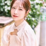 Saito Yuri Instagram - 程よい肌見せはちょうど良く可愛いよね♡♡♡ 普段同系色でまとめることも多いけど お外とかで遊ぶ時は少し派手色を 取り込んでもいいよね〜🍊🧡 ⁡ わー夏はやっぱポップな色が写真映えもしちゃうしいいな！ ⁡ 皆さんが派手色着る時何色が多いですか？ 私は圧倒的暖色系が多いよ♡♡♡ _____ ⁡ blouse...@lilliancarat_official skirt...@cocodeal_official pierce...@anemone_official bag...@31sonsdemode sandal...@dianashoespress _____ ⁡ #今日の服 #今日のコーデ #ゆったんコーデ #斉藤優里 #ゆったん