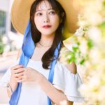 Saito Yuri Instagram - 帽子がこの時のコーデはめちゃくちゃ ポイントになってるから海外とかリゾート地帯で 被るのが絶対おすすめ！ ⁡ 顔の日焼け対策もばっちりにしてくれるから 夏は重宝するよ〜♡♡♡ 写真撮る時も凄く映えるし可愛い☺️🩷 ⁡ _____ ⁡ dress...@and.couture hat...@elendeek choker bangle...@anemone_official sandal...@31sonddemode _____ ⁡ #今日の服 #今日のコーデ #ゆったんコーデ #斉藤優里 #ゆったん