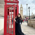 Saito Yuri Instagram - #ビッグベン も写真にいれられてザ・ロンドン！！！ を感じられる写真スポット〜☎️♡♡♡ ⁡ 電話BOXは世界各地で少なくなってきているけど、 まだまだこの辺りには数箇所存在しており 沢山の観光客の方達が並んで撮影をしていました ⁡ 他の場所では電話BOXをなかなか見かけなかったので この辺りがある意味レア？なのかな〜？ ⁡ ビッグベンの鐘🔔は15分間隔おきぐらいに 鳴るみたいなのですがタイミングが悪くて いつも鳴り始めてから動画をとろうとすると 終わってしまいました...悲しい🥹🥹🥹 ⁡ かりんちゃんと久しぶりに アイドルみたいにくっついて写真撮った！！！ このポーズ取材の時とかやりがちだよね 笑 懐かしい！！！ ⁡ ⁡ ⁡ #UnitedKingdom #london #bigben