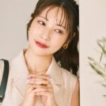 Saito Yuri Instagram - ポニーテールしつつカチューシャの組み合わせは 全然したことなかったけど試してみたら物凄く 可愛かったよ〜🥰❣️ ⁡ 夏は髪の毛あげてることが多いからみんなに この洋服も気に入ってもらえるといいな♡♡♡ ⁡ ツイード素材はやっぱりお洒落だな 皆さんも今年の夏もお出掛け沢山出来るようになったり 行事も沢山増えてるから一緒にお洒落楽しんでいこうね！ ⁡ _____ ⁡ dress...@and.couture sandal bag...@31sonddemode pierce...@kameemon30 ring katyusha...@anemone_official necklace...@ten._____ _____ ⁡ #今日の服 #今日のコーデ #ゆったんコーデ #斉藤優里 #ゆったん