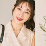 Saito Yuri Instagram - ポニーテールしつつカチューシャの組み合わせは 全然したことなかったけど試してみたら物凄く 可愛かったよ〜🥰❣️ ⁡ 夏は髪の毛あげてることが多いからみんなに この洋服も気に入ってもらえるといいな♡♡♡ ⁡ ツイード素材はやっぱりお洒落だな 皆さんも今年の夏もお出掛け沢山出来るようになったり 行事も沢山増えてるから一緒にお洒落楽しんでいこうね！ ⁡ _____ ⁡ dress...@and.couture sandal bag...@31sonddemode pierce...@kameemon30 ring katyusha...@anemone_official necklace...@ten._____ _____ ⁡ #今日の服 #今日のコーデ #ゆったんコーデ #斉藤優里 #ゆったん