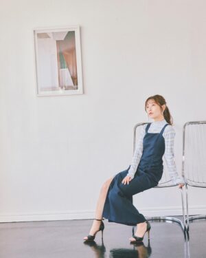 Saito Yuri Instagram - ⁡
骨格診断してもらった時に骨ストと言われているので
体のラインが出る服が得意ぎみではあります☺️
⁡
なので今回は骨格を活かしたタイトめの洋服です
スカートにスリットがはいっているので
タイトなワンピースだけど歩きにくさは全くなく
動きやすいのもポイントです◎
⁡
今の時期的にはお花見とか行く時に
動きやすいけど綺麗さも出る洋服着て行きたいな🌸
自分らしさも忘れずに毎日コーデも選んでいくと楽しいよね♡
⁡
_____
⁡
knit onepiece…@cocodeal_official
earring…@mimi33_official
ring…@enn._official
bag sandals…@dianashoespress
_____
⁡
#今日の服 #今日のコーデ #ゆったんコーデ
#斉藤優里 #ゆったん