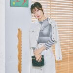 Saito Yuri Instagram - 髪の毛を緩くまいてスッキリした時に もみあげを私は短く切ってるので横髪と一緒に だすのが最近のマイブームなんだ〜🥰❤️ ⁡ 普段大きめの髪飾りつけるのは勇気がいるけど リボンをつくるのではなく１つに結んでたらして おくだけでも可愛いってことに気づいたよ！！！ ⁡ 甘め過ぎるのは苦手なんて方にも今回の ヘアアレンジはぴったりかもしれません♡ ⁡ コーデもそれに合わせてモノトーンにしてるので 今回は色味はシンプルではあるけどこういう服装が どこでも気兼ねなくいけちゃう感じだから選びがち🤏🏻 ⁡ _____ ⁡ jacket cutsew skirt…@31sonsdemode bag…@dianashoespress boots…@maisonspencial_women pierce…@higashiyamapr @agu_accessory _____ ⁡ #今日の服 #今日のコーデ #ゆったんコーデ #斉藤優里 #ゆったん