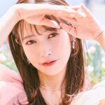 Saito Yuri Instagram - このトップスが好きすぎて実は色違い購入してます♡ まだまだいくつになっても自分が好きな服って 結局根本的には変わらなくて見るとときめくよね💖 ⁡ 私はきっといつまでも甘さが少しある洋服が 好きなんだろうなって思ってる、もちろん いろんな系統のお洋服着るからこそなんだけど そのブランドさんの中でもわりと甘いもの 選びがちなんだよな〜！！！ ⁡ ピンク×デニム あわせって最高に可愛いもん🤍 ⁡ _____ ⁡ tops...@eimyistoire_official skirt...@31sonsdemode earring...@seasukii_jp ring necklace...@ten.____ _____ ⁡ #今日の服 #今日のコーデ #ゆったんコーデ #斉藤優里 #ゆったん