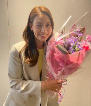 Saki Aibu Instagram - #リバーサルオーケストラ ひと足早くクランクアップしました。最後までとっても熱気のある現場で参加できて幸せでした！
3/15水曜日の最終回をお楽しみに✨✨