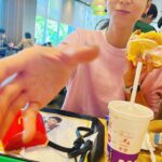 Saki Aibu Instagram - そしてだーいぶ前に息子に激写されたランチ🍔たまにはね、、と言いつつこの夏休みはたくさんお世話になりました🍔🙏✨✨✨