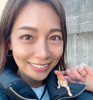Saki Aibu Instagram - 明けましておめでとうございます！
2022年もよろしくお願い致します🙇‍♀️✨✨🐅🐅