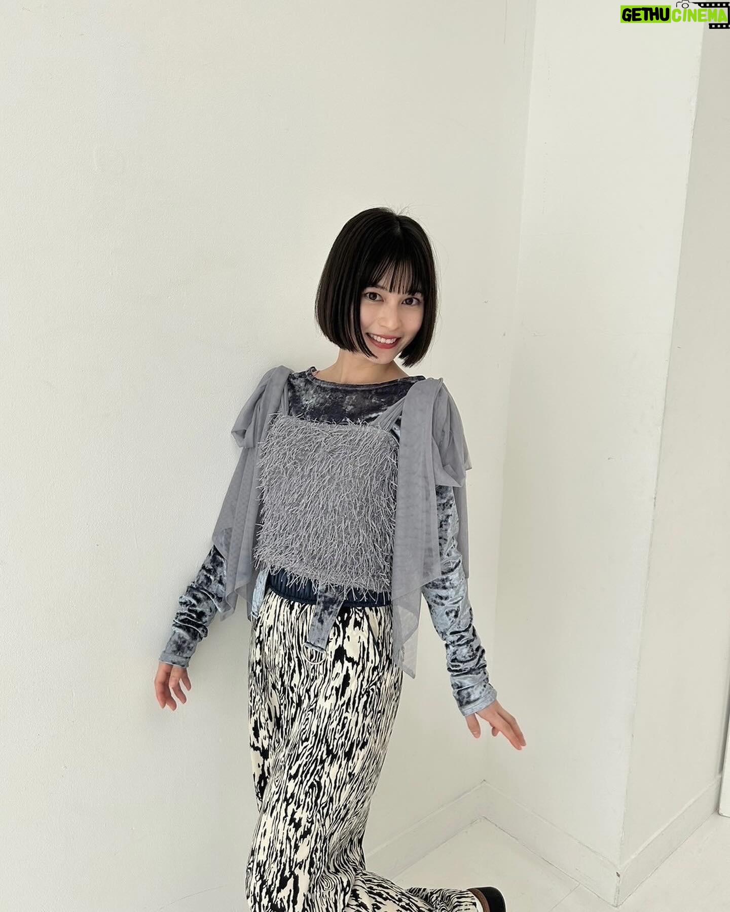 Sakurako Okubo Instagram - 3月7日「Tarzan」875号、「WiNK UP」4月号 3月8日「BOMB」4月号 掲載されております。是非チェックしてください。 お衣装が可愛すぎてハッピー🫶 ビスチェ @violettaofficial_jp トップス @violettaofficial_jp パンツ @musubore_official