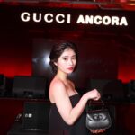 Sakurako Okubo Instagram - GUCCIの新クリエイティブ・ディレクターサバト・デ・サルノのデビューコレクションがローンチされました。 「Gucci Ancora」と名付けて発表されたそのコレクションは、「ancora – もう一度、もっと、ファッションに恋をしよう」というメッセージが込められています。 触り心地の良い、ヘルシーでシンプルなワンピースを着させていただきました💄 新たなチャプターを迎えるGUCCIのイベントに参加できて嬉しかったです。 #GucciAncora #GucciSS24 #PR @gucci @sabatods