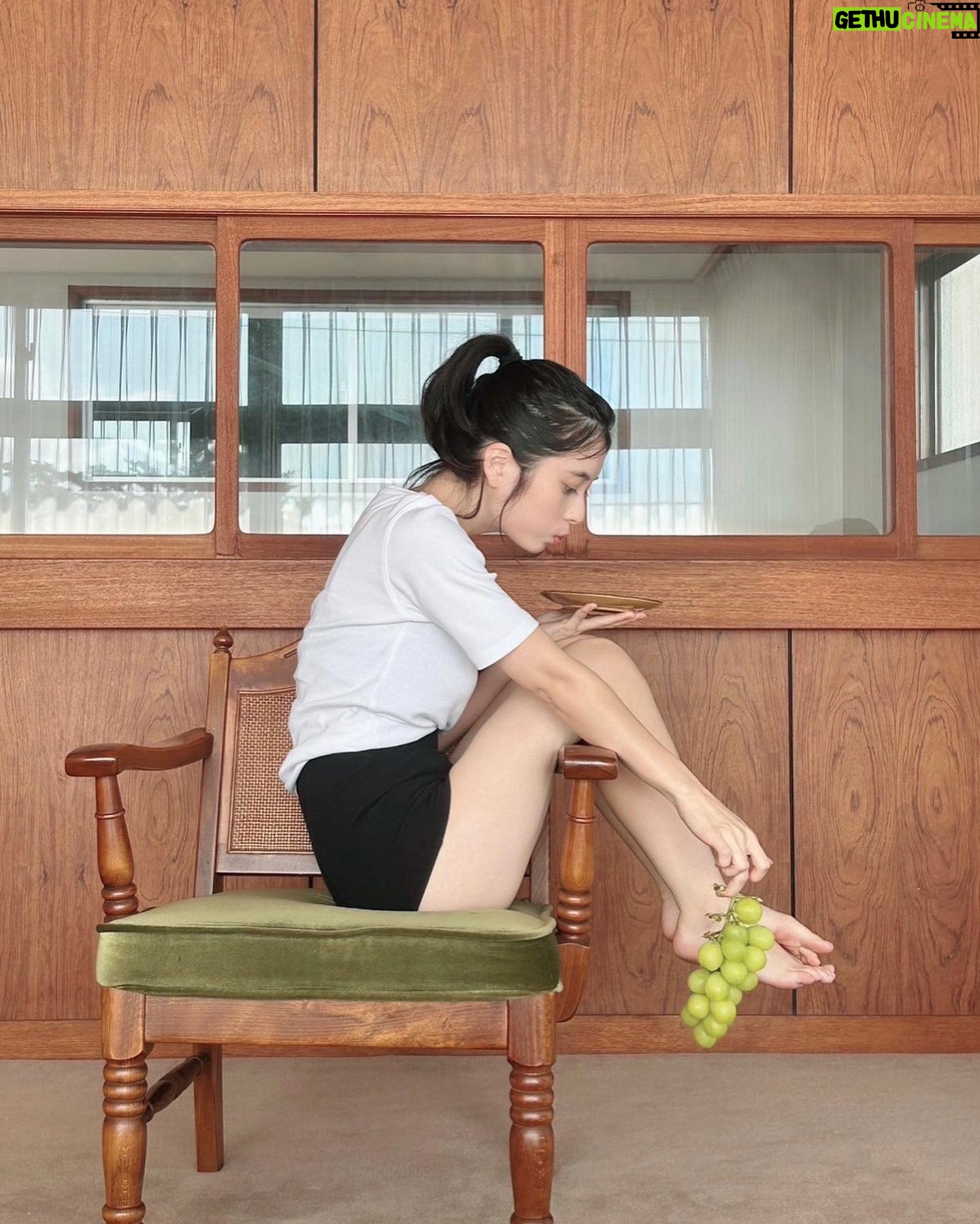 Sakurako Okubo - 11K Likes - お知らせです。
明日発売のヤングジャンプに掲載されております。
個人的に過去一に好きだったかもしれない。
すっごく素敵だから皆ゲットしてね🍟