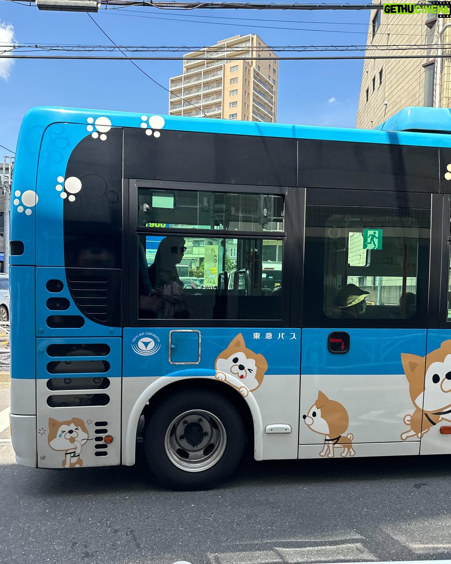 Salem Ilese Instagram - new fashion inspo: any vehicle in tokyo