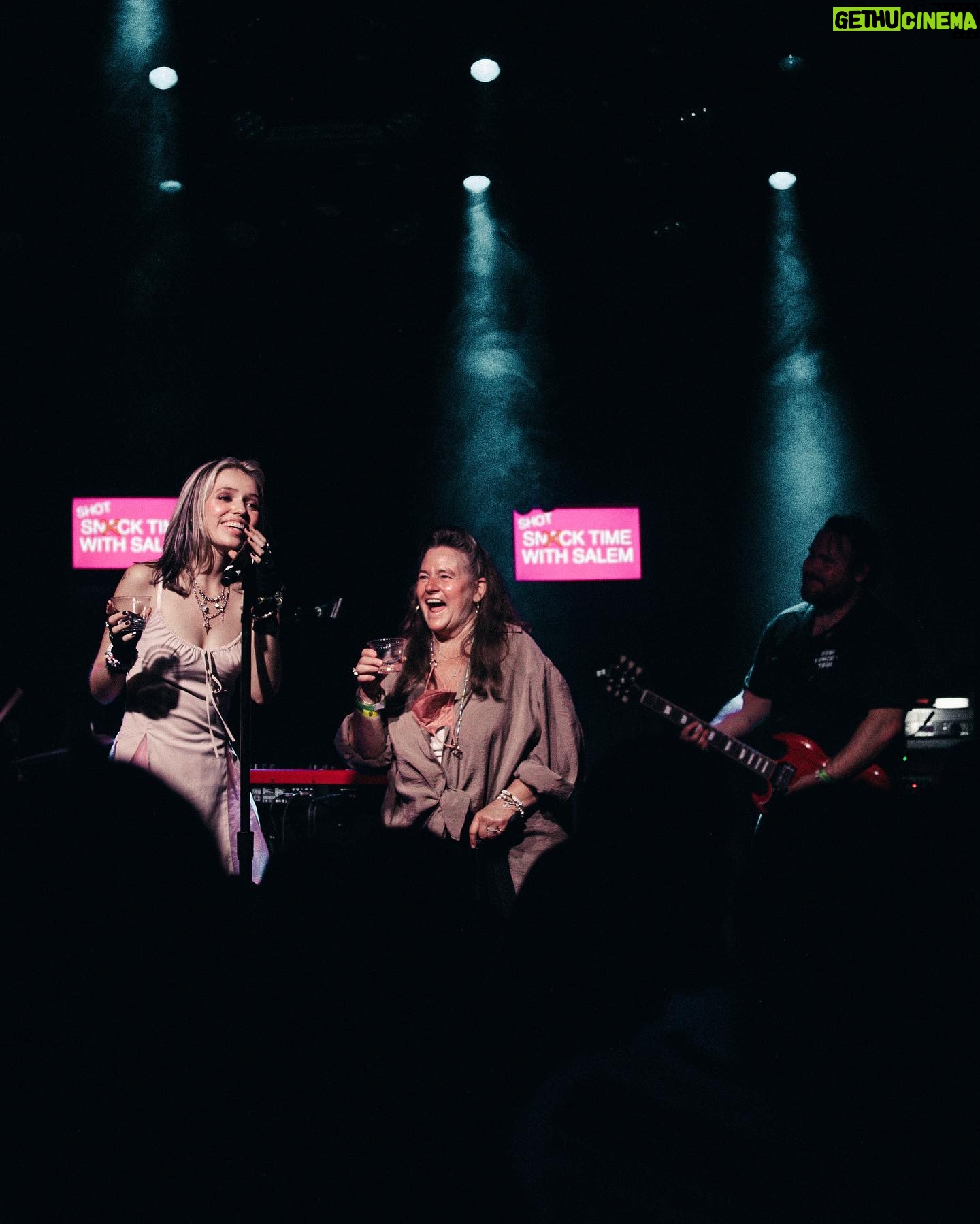 Salem Ilese Instagram - my first LA headline show was a dream 🥹 thank you to everyone who came, and to @caitytakesphotos for capturing it so beautifully 🖤