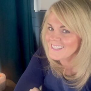 Sally Lindsay Instagram - #madameblancmysteries Thursday night,9pm on @channel5_tv 
@damesuevincent @robin_askwith50 @chris.hague.925 @whiteydrums @saffroncherrytv @clapperboard_st @acorn_tv @sirsteveedge 
#murdermystery #sunshine #france
