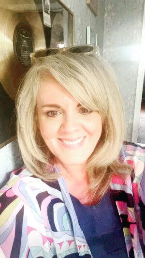 Sally Lindsay Instagram - Hi all!
You can watch #themadameblancmysteries all over again from tonight on @channel5_tv at 7pm 
@acorn_tv 
#murdermystery #sunshine #france🇫🇷