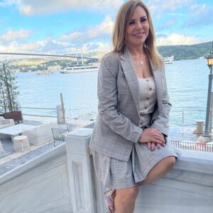Salma Almasri 2 Instagram - #salma#salmaalmasri#salm_almasri#damascus#syria#syrianactress#actress#tv#series#fan#fans#dubai#dxb#mydubai#abudhabi#uae#love#سلمى#سلمى_المصري#دمشق#سوريا#ياسمينة_الشام #ممثلة
يسعدلي اوقاتكم