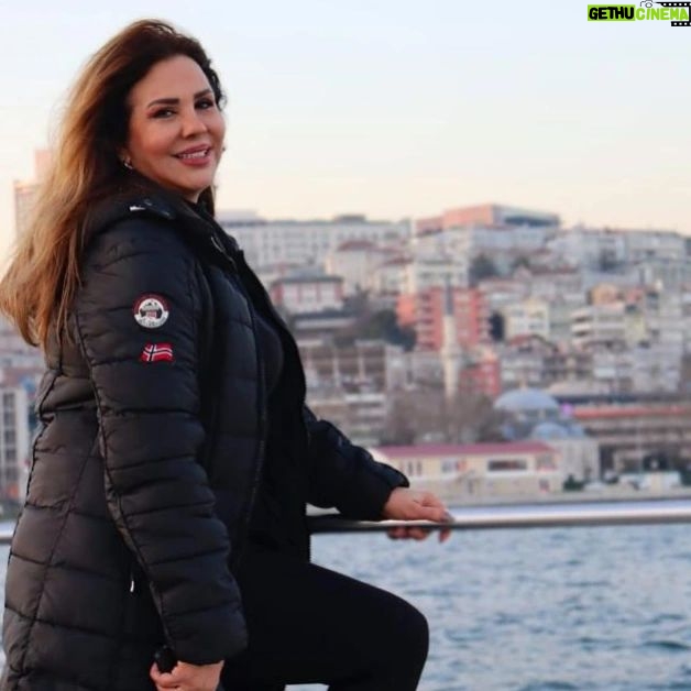 Salma Almasri 2 - 10.7K Likes - #salmaalmasri#damascus#syria#syrianactress#actress#tv#series#fans#dubai#dxb#dubai#lebanon# Egypt# Libya#uae#love#سلمى_المصري #دمشق#سوريا#ياسمينة_الشام #ممثلة
يسعد صباح الغوالي