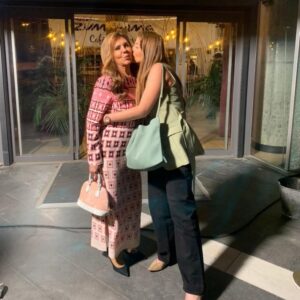 Salma Almasri 2 Instagram - #salma#salmaalmasri#salm_almasri#damascus#syria#syrianactress#actress#tv#series#fan#fans#dubai#dxb#mydubai#abudhabi#uae#love#سلمى#سلمى_المصري#دمشق#سوريا#ياسمينة_الشام #ممثلة
من كواليس مسلسل عالحلوة والمرة بعد المذهد كل الحب