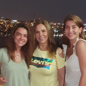 Salma Almasri 2 Instagram - #salma#salmaalmasri#salm_almasri#damascus#syria#syrianactress#actress#tv#series#fan#fans#dubai#dxb#mydubai#abudhabi#uae#love#سلمى#سلمى_المصري#دمشق#سوريا#ياسمينة_الشام #ممثلة
دخيل قلبكم شو حلوين دندونتي ونوارتي