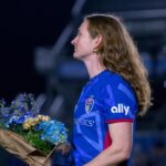 Sam Mewis Instagram - The Tower of Power got her flowers 💐 #ForTheLove