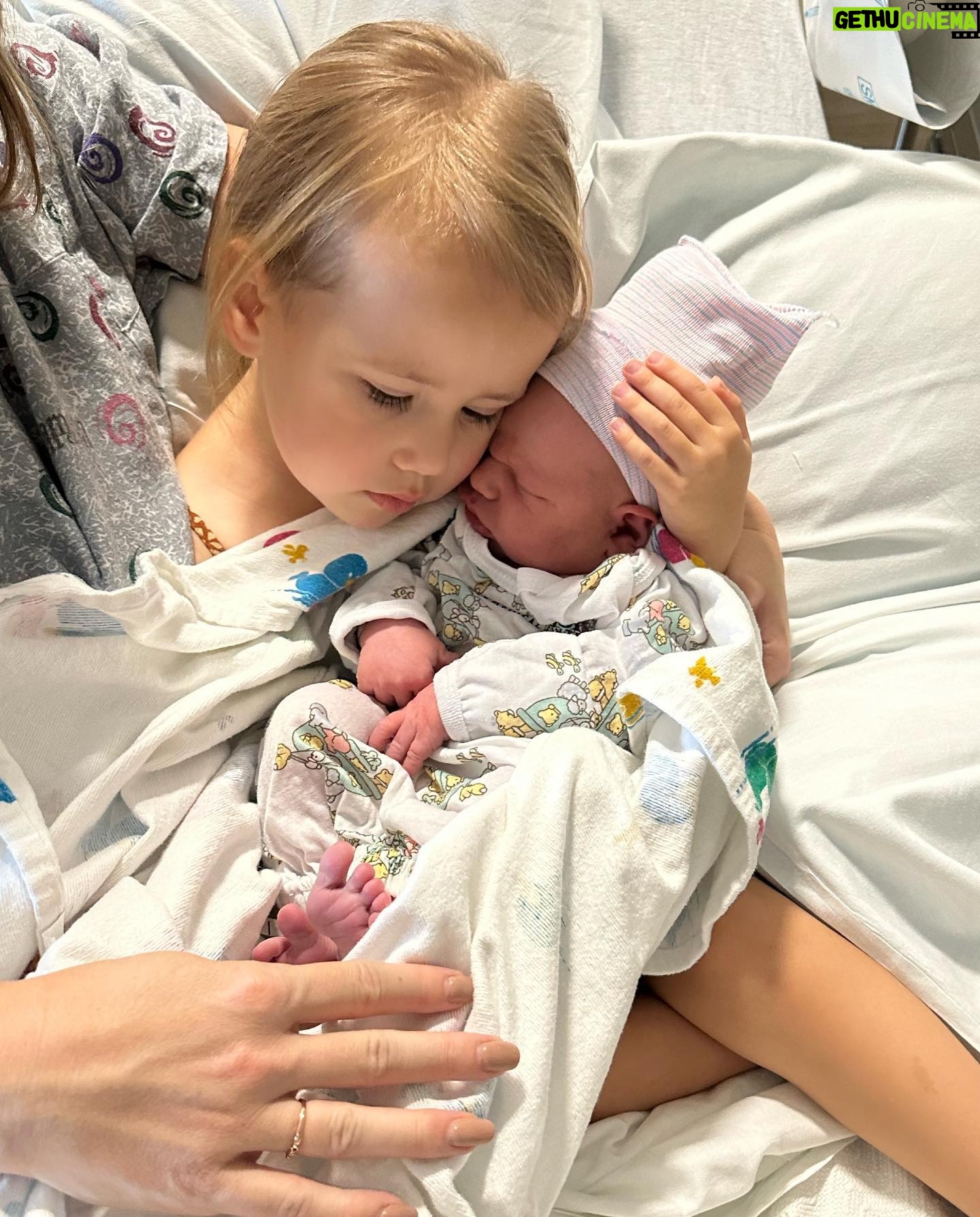 Samantha Droke - 2.8K Likes - We’re officially a party of 5!!! ❤️
Our sweet Silas came into the world on 8/29 at 8lb 3oz. A bundle of pure JOY!! 💙
#boymama #familyof5 #momlove #babyboy #happybirthday #nashvillemama