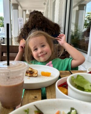 Samantha Droke Instagram - Putting my big girl to sleep last night I cried knowing it would be the last day she would ever be 3. 🥹

She is the sweetest little thing. She cares so much and loves so hard. She is SO smart and SO sassy. And has become the BEST big sissy. 💗

Happy 4th Birthday my sweet Haevyn girl!! 🎈 

I love you!