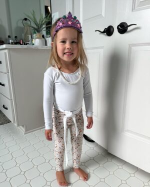 Samantha Droke Instagram - Putting my big girl to sleep last night I cried knowing it would be the last day she would ever be 3. 🥹

She is the sweetest little thing. She cares so much and loves so hard. She is SO smart and SO sassy. And has become the BEST big sissy. 💗

Happy 4th Birthday my sweet Haevyn girl!! 🎈 

I love you!