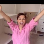 Samantha Barks Instagram - Nesting 👶🏻❤️ Assembling my @stokkebaby baby changing unit!! I LOVE IT!!!😍❤️ #gifted #nesting #diy #9months