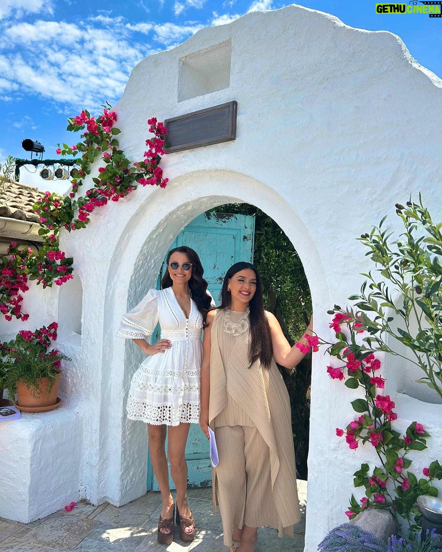 Samantha Barks Instagram - β€οΈ Delighted to be back on @mammamiadreamtv tomorrow in sunny Corfu at 6.25 @itv @chattyman @jessieware @msamberpriley Yellow π Outfit: @zimmerman Shoes: @ginashoesofficial White π€ Dress: @zimmerman Shoes: @casadeiofficial Stylist - @karl_willett Make up - @marcosgmakeup Hair - @meganmarshallhair