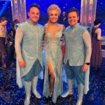 Samantha Barks Instagram - I had SO much fun performing ‘Let it go’ with @antanddec on @itvtakeaway 🥶❄️ thanks for having me guys!! 💙 @stephenmulhern @daisymaycooper @claudiawinkle & Our amazing @frozenlondon cast ❄️❄️❄️