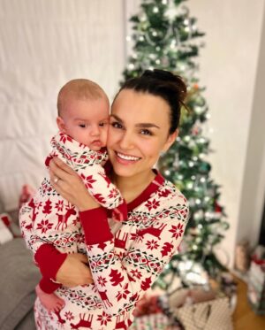 Samantha Barks Instagram - Happy Christmas eve!! This year is even more exciting because we are waking up to Rafael’s first Christmas 🥹❤️🎄 Had to be a #matchingpajamas moment!! #christmaseve 🎅🏼