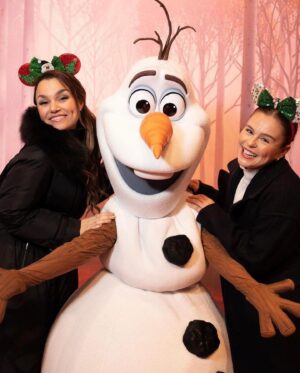 Samantha Barks Instagram - Tonight is my last show with the amazing @_emlane_ ❤️ Watching her step in to this role and sharing the stage with her every day has been an absolute pleasure. Her love for this role lights up the stage every night, and off stage that joy radiates throughout the building. She is wise beyond her years and sometimes it’s easy for me to forget how young she is because of the powerhouse leading lady she has already become. Many young people I meet in the industry look up to her and are inspired by her journey in Frozen and nothing makes me happier to hear. Her professionalism, dedication, work ethic and the absolute joy-that-is-her, is inspiring. While I will undoubtedly be upset today knowing it’s our last show together, I am really trying to focus on  soaking up every last moment with her. I am so proud of her in every way and nothing makes me happier than seeing the exciting things already happening in her career! Love you Em⭐️✨🌟

📸 - @xo_lou_xo 
📸 - @miagaywood