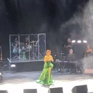 Samantha Barks Instagram - ACT 2 💚

I was so honoured to be joined by such incredible talent up on that stage!! The one and only @orfeh that was the BEST reunion and to have her up on the drury lane was truly an honour❤️ @bradleyjaden we have wanted to sing together for such a long time and finally we made it happen, and it was soooo worth the wait, you are a STAR ⭐️ @the_overtones I have been such a fan for ‘the longest time’ and it was a real pinch me moment to sing with you guys, thank you so much!! A massive thank you to @brauhala for letting me sing your ‘into the unknown/show yourself’ mash up, it was a real highlight for me 🙏🎶 Thank you to @michaelbradleymusic for your genius, I could not have done it with you you! @thanks to @westway.music for making it all happen!! ❤️

📸 @danny_with_a_camera 
Gown @celiakritharioti
Styling @karl_willett
Assistant @adelepentland
Alterations @carolinajobb
Make up @alexreadermakeup 
Hair @iamjamesjohnson