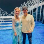 Samantha Barks Instagram - Thank you for visiting Arendelle @michaelbuble 💙It was an honour to meet you!! ❄️