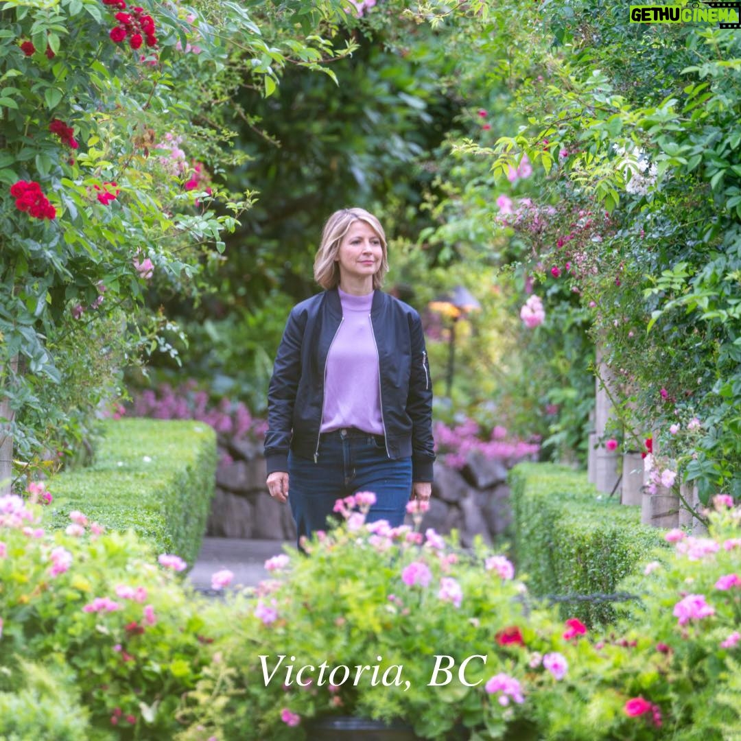 Samantha Brown Instagram - May is tomorrow! This might be the perfect month for travel - sunny weather AND low crowds. Are you planning any trips for the month? If not, tap my username @samanthabrowntravels and click the LINK in bio for some of my recommendations. #samanthabrown #placestolove #maytravel
