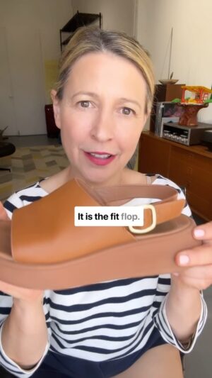 Samantha Brown Instagram - Have you got a favorite travel sandal? Please share! 

A good travel sandal is tough to find.  A lot have comfort but lacking in style, and the stylish ones can bring about such pain you would rather walk barefoot. 

I’ve road tested a lot of different pairs and have happily landed on these babies. 

The @fitflop F Mode backstrap model.  Product tagged in post. Look for little purse in the lower left corner 

Not sponsored just love them. 

 Vintage Weeble Wobble Tree House was a gift from @jordanhembrough host of the Toy Hunter series on Travel Channel.