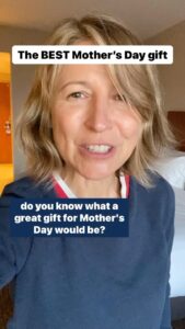 Samantha Brown Instagram - Mother’s Day is May 12th, plan wisely my friends! #mothersday #motherdaygift