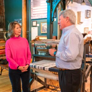 Samantha Brown Instagram - Did you know that New Hampshire is home to the largest arcade in the world? My home state may be one of the smallest states in the country but even now I’m still discovering new spots.

That beautiful woman I’m laughing with on the beach is my mom! 

Tap my username @samanthabrowntravels and click the LINK in bio for some of my favorite places to visit. Any you think I’m missing?

#samanthabrown #placestolove #newhampshire #visitnewhampshire
 #visitnh @visitnh