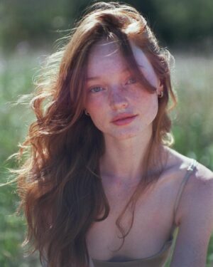 Samantha Cormier Instagram - moon girl