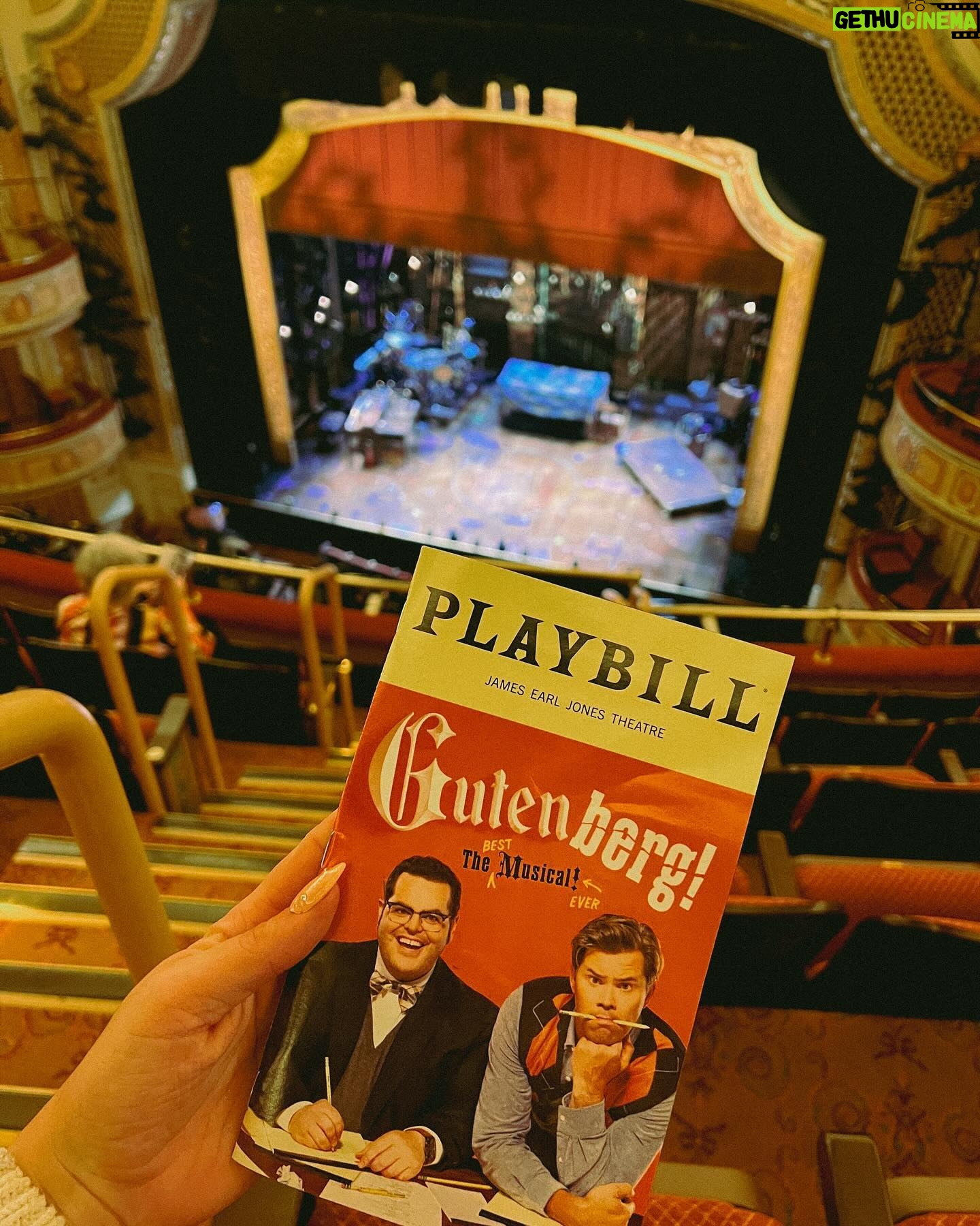 Samantha Fekete Instagram - nyc you were very very good to me 🤍 thank you for the joyyyy