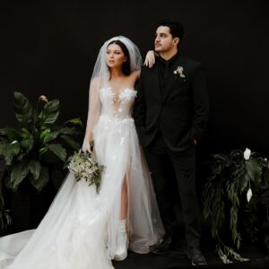 Samantha Hanratty Instagram - The name’s DeAnda… Mrs. DeAnda 

#justmarried